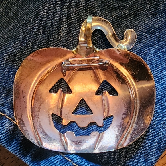 Handmade mixed metal pumpkin pendant brooch scarf pin fashion jewelry - Picture 3 of 4